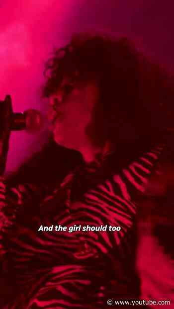 Rochelle Jordan performs Doing It Too at The Opera House