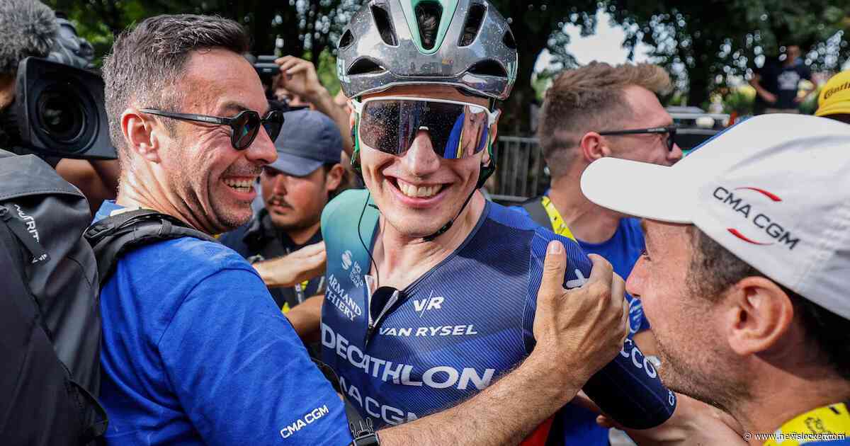 ‘De overwinning achter deze ritzege is groter’: Olav Kooij mag na zware route eindelijk juichen in Tour