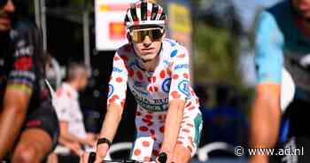 Kort in de bolletjestrui, nu uit de Tour: Alex Molenaar loopt handbreuk op na harde val