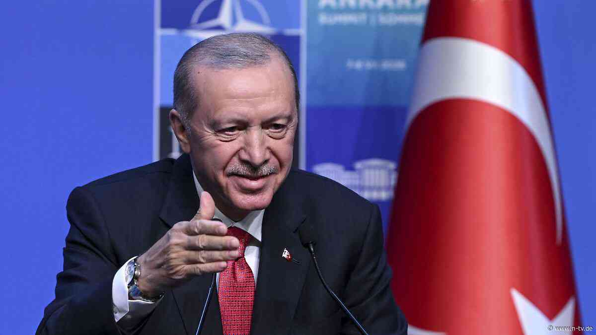 Auch Friedrich Merz? : Bericht: Erdogan schenkt seinen Nato-Gästen Revolver mit scharfer Munition