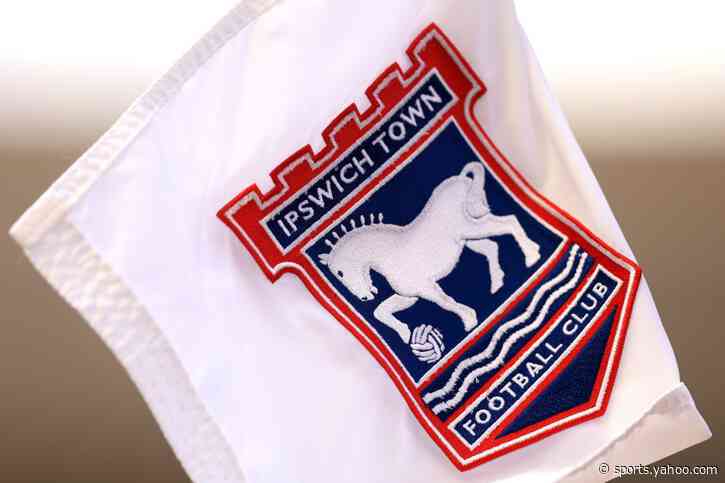 Ipswich Town sign midfielder Palmer