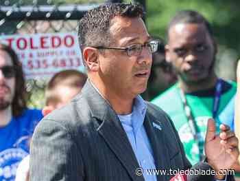 Pilot program would link school cameras with Toledo police