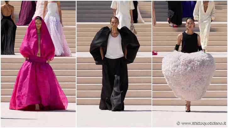 Balenciaga, il debutto couture di Pierpaolo Piccioli: sotto il sole di Parigi nasce una nuova idea di alta moda