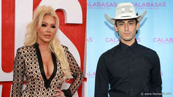 Bunnie Xo sparks dating rumors with reality star at Nashville bar as Jelly Roll divorce looms