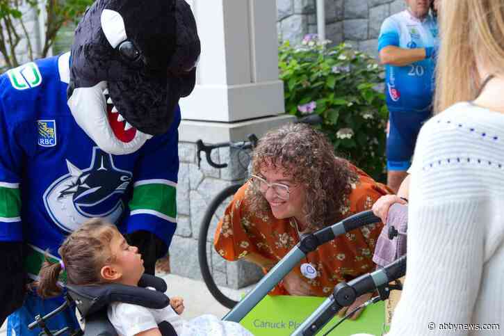 PHOTOS: Cycling fundraiser visits Abbotsford hospice for potential final time