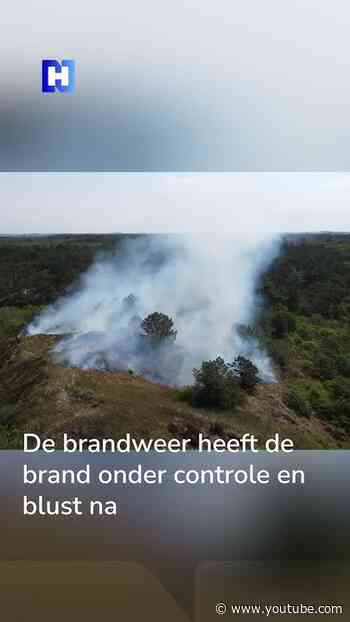 Natuurbrand in duinen op Texel, vuur onder controle