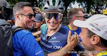 ‘De overwinning achter deze ritzege is groter’: Olav Kooij mag na zware route eindelijk juichen in Tour