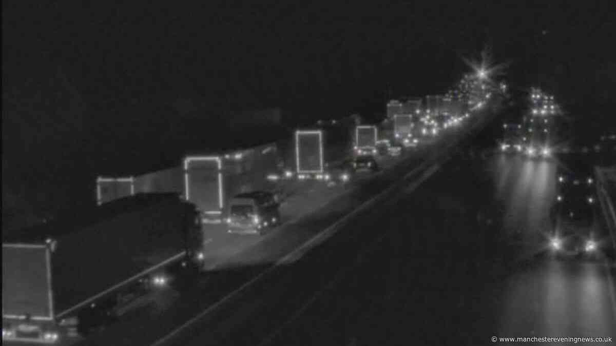 M6 traffic live: Knutsford 'police incident' on major motorway with huge queues forming