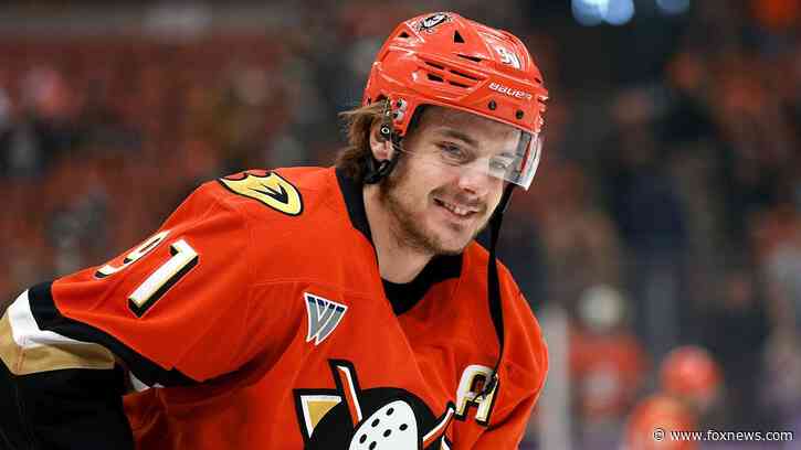 NHL star says signing Leo Carlsson at record $18 million a year could end up being a steal