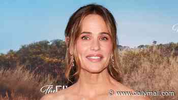 Jennifer Garner shows off slimmer figure in striking strapless dress at red carpet premiere... after sharing gushing Ben Affleck post