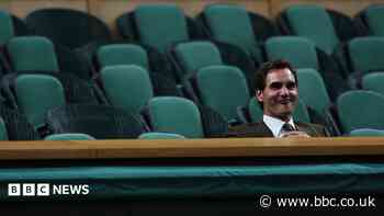 How are famous faces invited into Wimbledon's royal box?