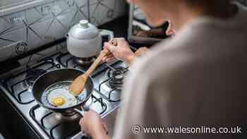 Chef's simple oil tip will give you 'super crispy' fried eggs in one minute