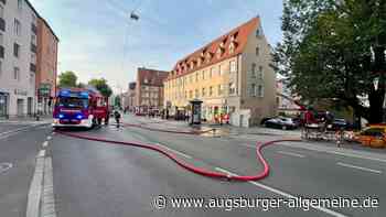 Brand in Innenhof sorgt für Feuerwehreinsatz in der Augsburger Innenstadt