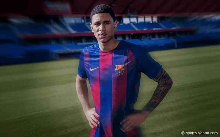 Hansi Flick to include promising 18-year-old defender in Barcelona pre-season preparations – report