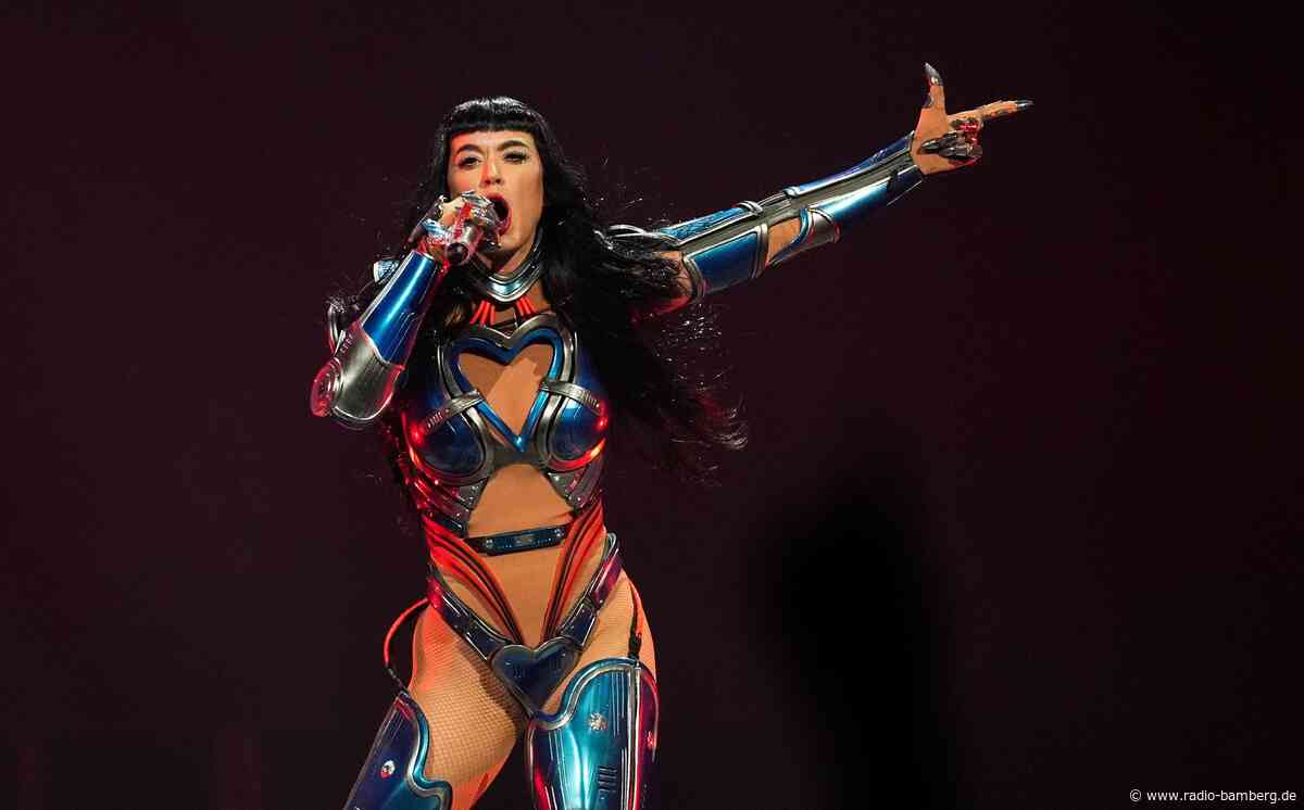 Katy Perry hüpft in Stuttgart herum