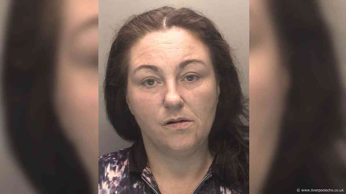 Woman 'stuck two fingers up at court' after being banned from shopping centre