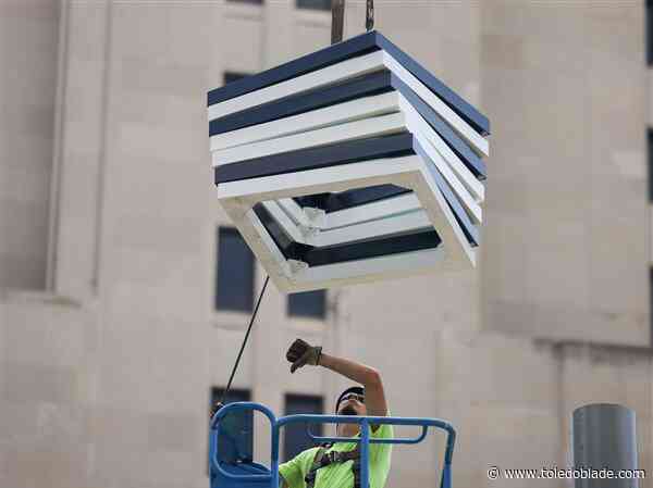 Flaunting new finish, sculpture honoring Art Tatum returns downtown