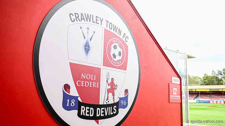 Crawley sign Charlton defender Ewens-Findlay on loan
