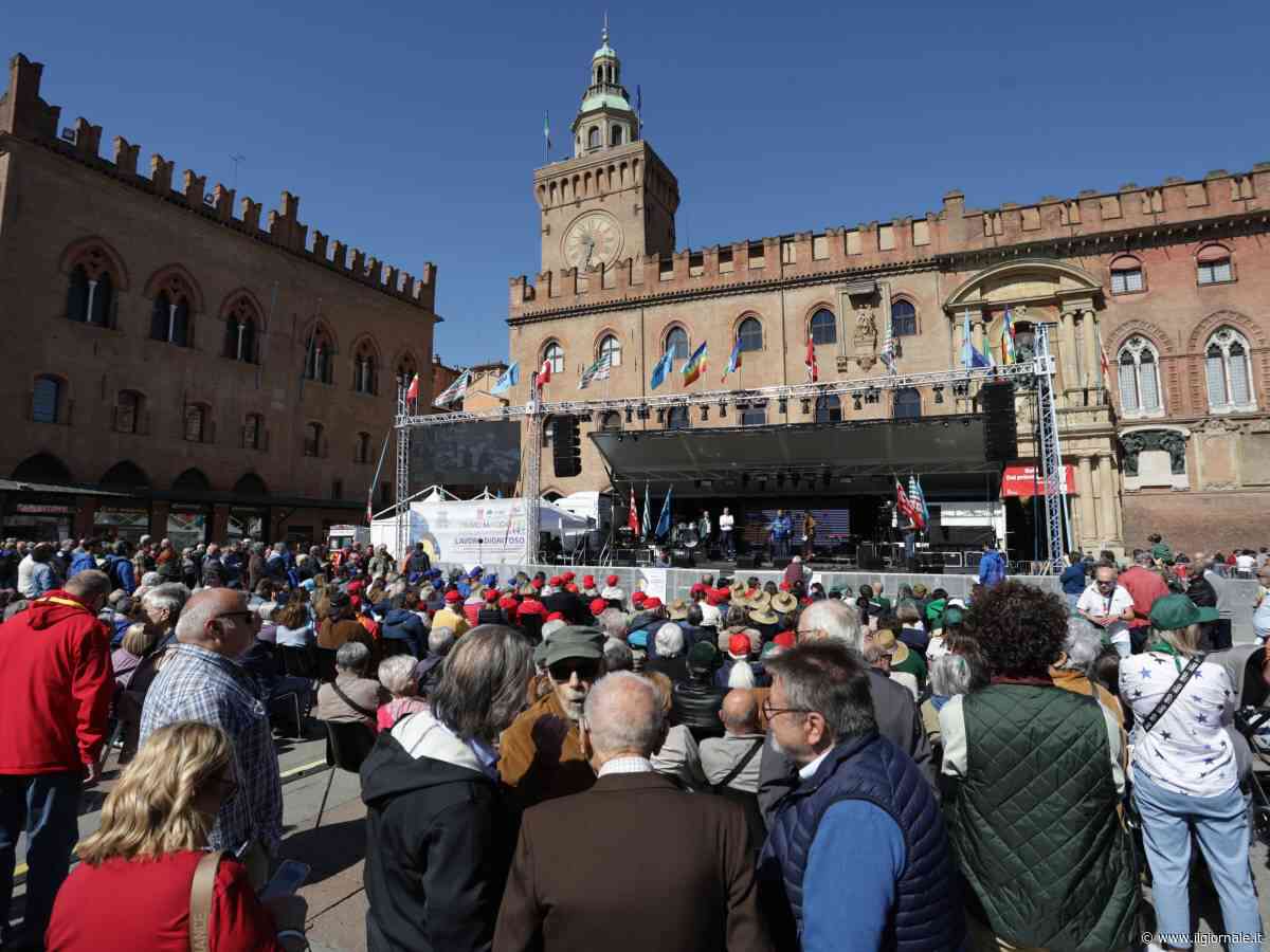 Bologna come Parigi, in città i maxi-schermi per tifare il Marocco. Ed è polemica