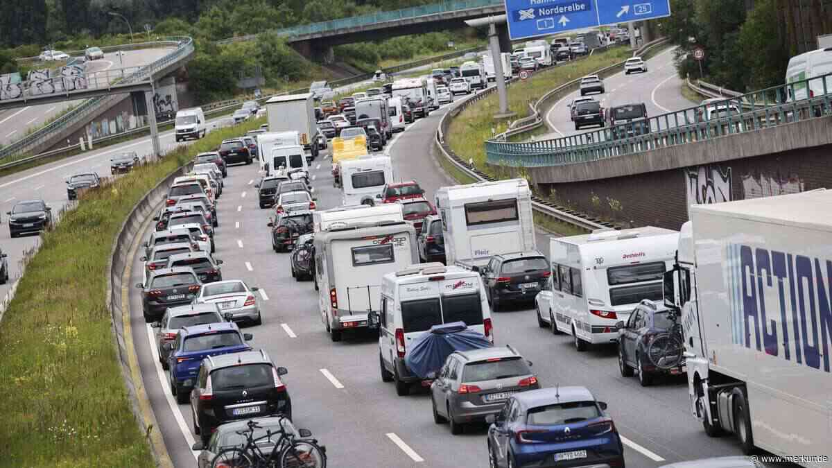 Stau-Chaos auf der Autobahn: ADAC warnt Urlauber vor extremen Wartezeiten am Wochenende