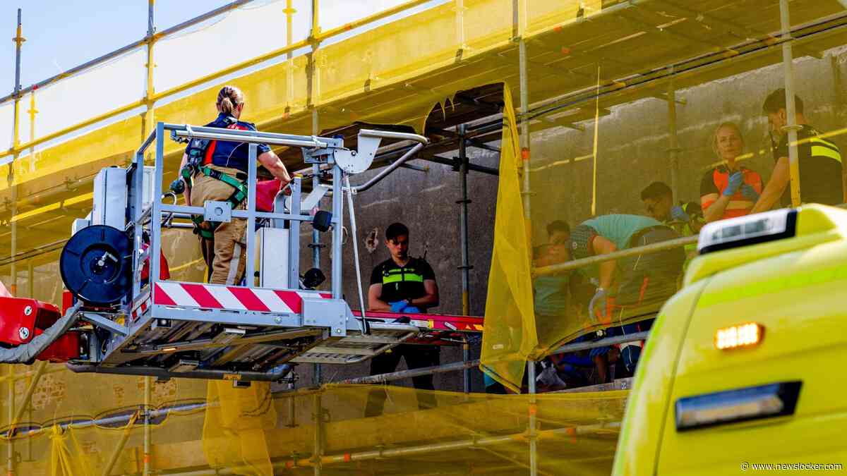 Bouwvakker (29) zwaargewond nadat hij zaag in nek krijgt tijdens sloopwerkzaamheden