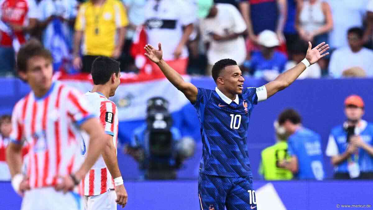 Nach Rassismus-Eklat mit Senatorin: Mbappe-Statue in Paraguay jubelnd verbrannt