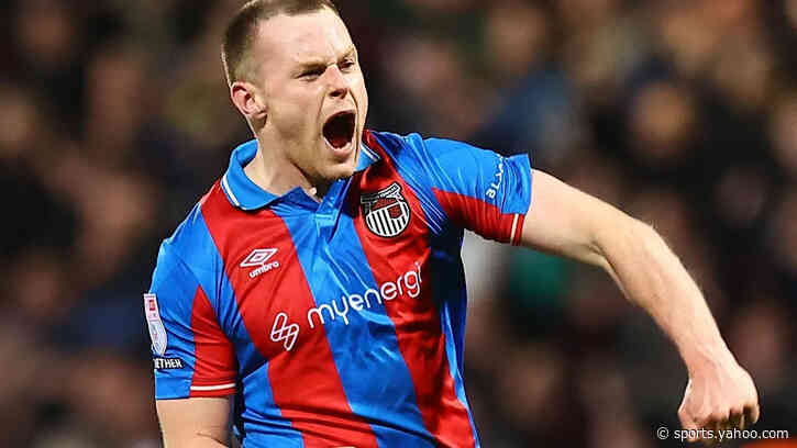 Grimsby defender McJannet extends contract