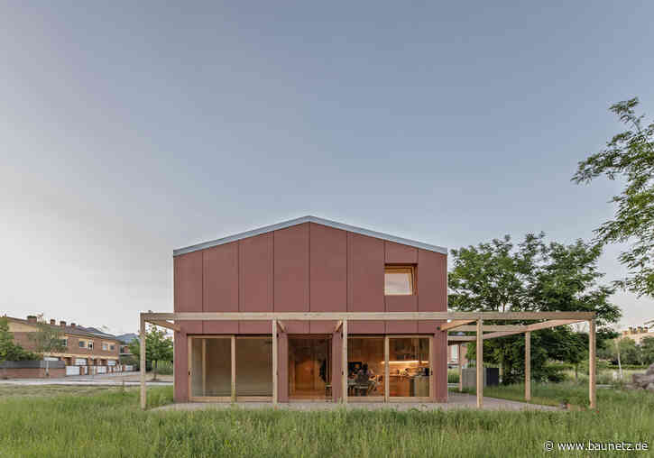 Wohnen in Terrakotta - Einfamilienhaus bei Girona von Sau Taller d’Arquitectura