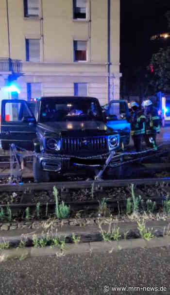 Ludwigshafen – Schwerer Unfall in der Saarlandstraße – AMG Mercedes G-Klasse landet in den Gleisen