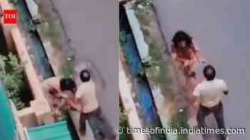 West Bengal shocker: Man slits wife's throat on busy road, attempts suicide