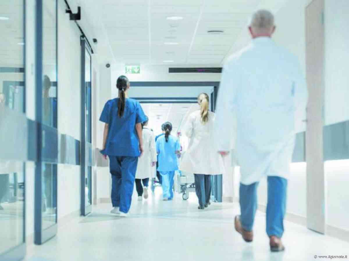 Puglia, 67enne muore in ospedale dopo un malore in clinica: 4 indagati