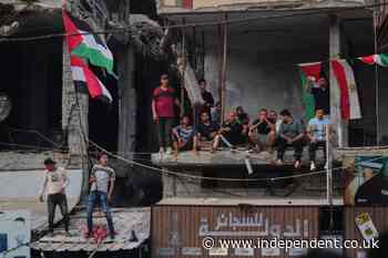 Gaza: Football fans watch the World Cup amid the rubble in tribute to those killed