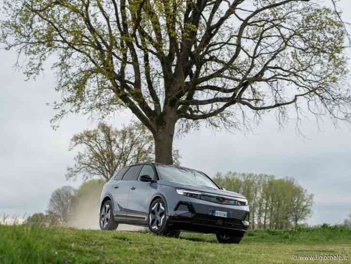 Nuova Opel Grandland: il SUV tedesco è anche elettrico e punta sul comfort