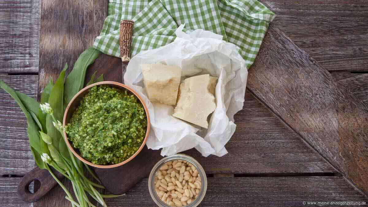 Basilikum-Pesto selbst machen: Der grüne Sommerklassiker aus Ligurien für Pasta und Brot