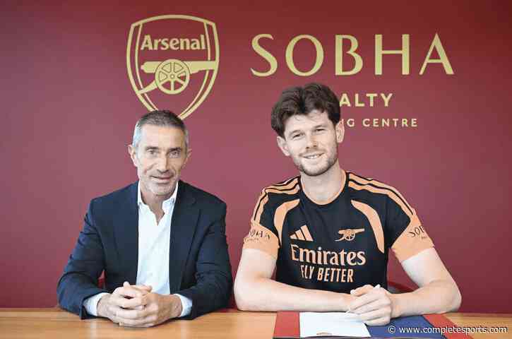 Arsenal Sign French Goalkeeper Meslier From Leeds United
