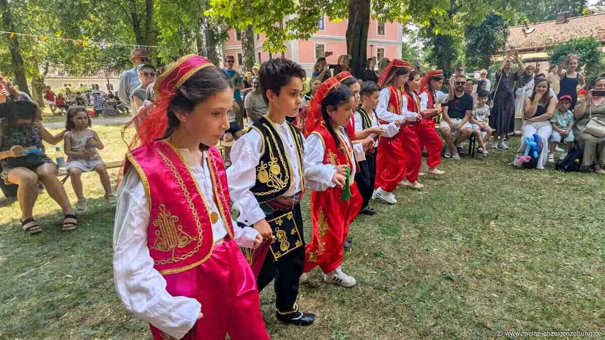 Interkulturelles Fest in Freising: 170 Kinder tanzen von Schuhplattler bis Lotus