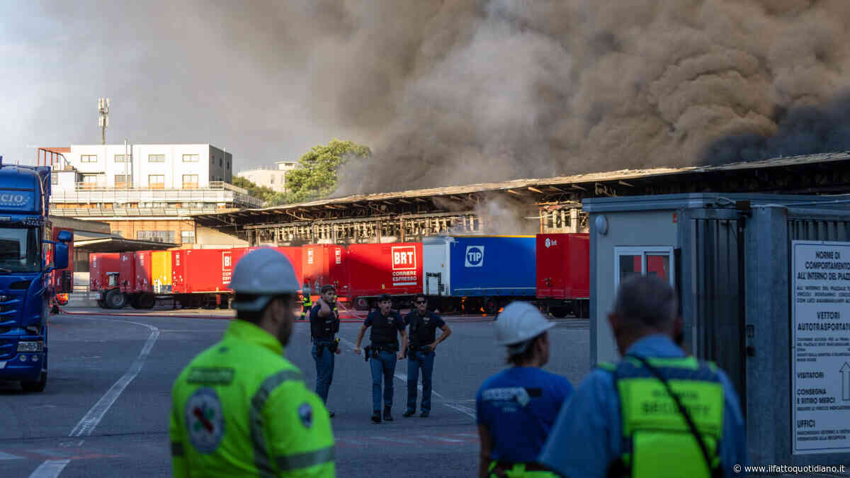 Un pacco caricato su un camion l’innesco del maxi incendio nella sede Bartolini di Milano