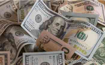 Dólar oficial sobre 700 bolívares y sindicatos petroleros piden cobrar en divisas