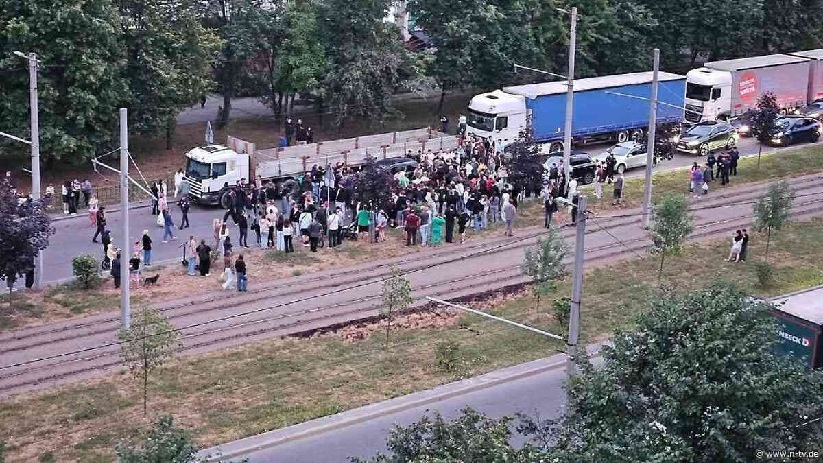 Mann entzieht sich Militärdienst: Ukrainische Politiker fordern Konsequenzen nach Angriff auf Armee-Rekrutierer