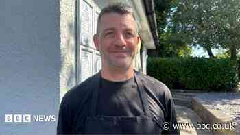Cafe considers changing opening hours in heatwaves