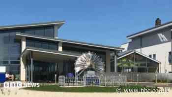 Hospital talks to reduce waits for Welsh patients