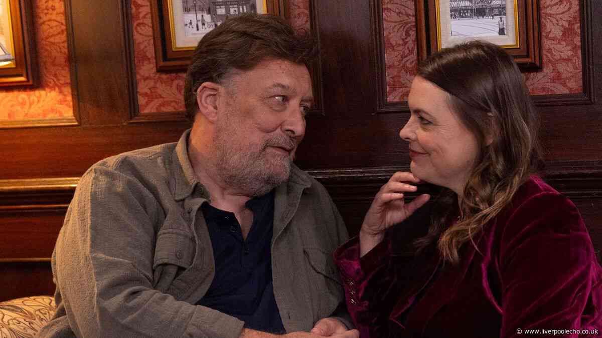 Coronation Street fans left open-mouthed as they spot EastEnders star