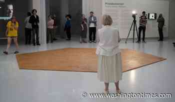 Museum honors a late artist by covering its floor in enough peanut butter to make 15,000 sandwiches