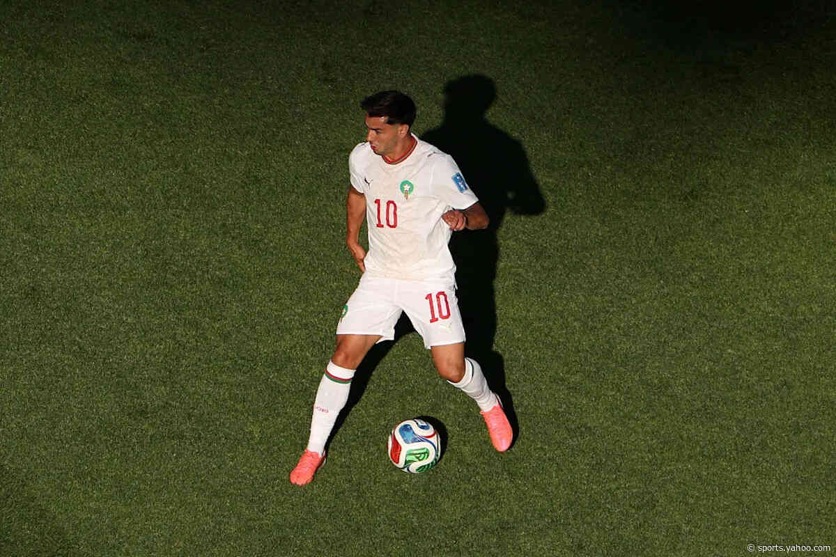 Real Madrid versatile attacker not considering offers to leave this summer – report