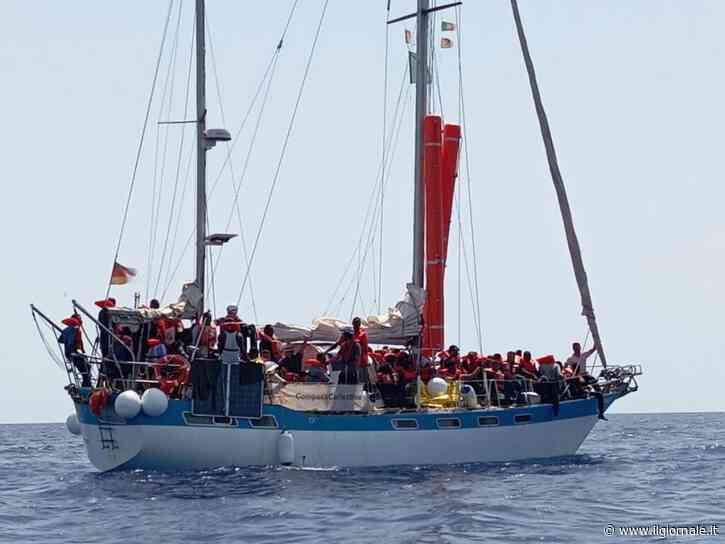 Migranti, fermo in porto per 45 giorni e 10mila euro di multa per il veliero Ong tedesco