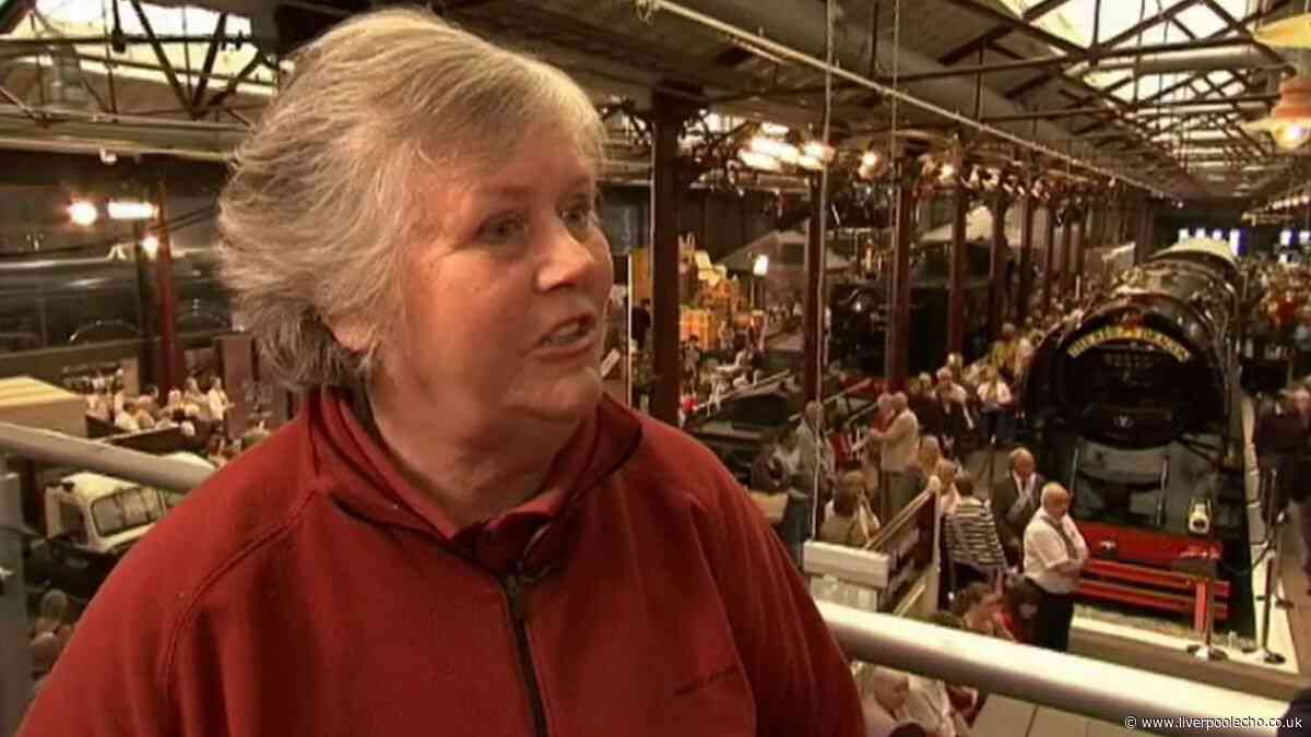 Antiques Roadshow guest leaves expert speechless with four-word comment