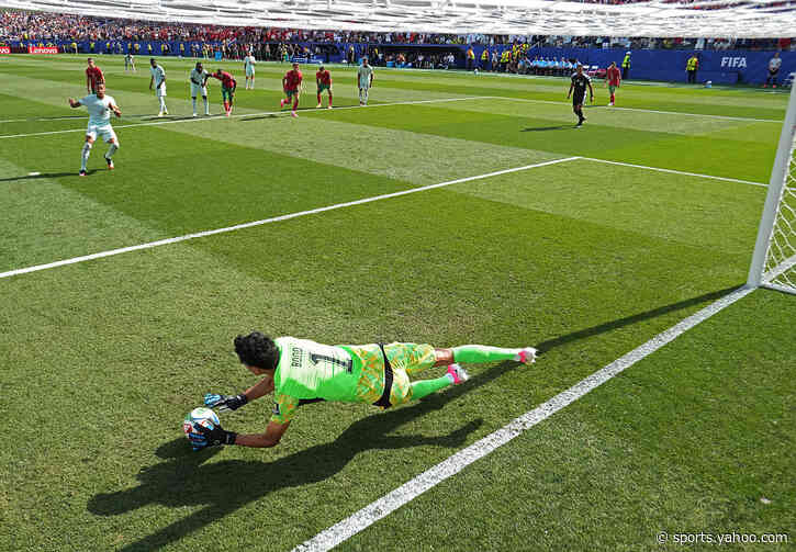 Bounou joins goalkeepers' union elite with Mbappé penalty save 🧤