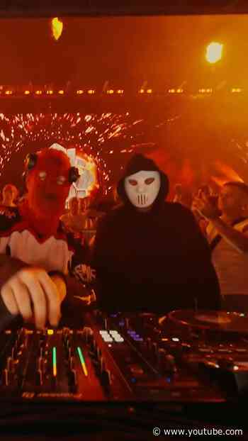 One stage, two worlds. This won’t be the last time 🫵 #angerfist #hardcore #hardtechno #viezeasbak