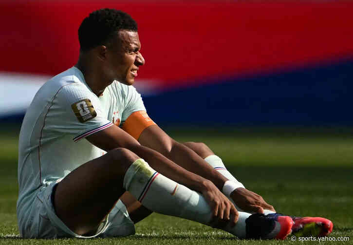 🚑 Mbappé out, France worried: ice on his ankle 🥶 Felt pain!