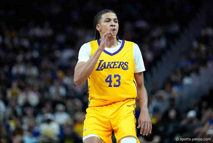 Check out Lakers' awesome practice court setup in Las Vegas ballroom